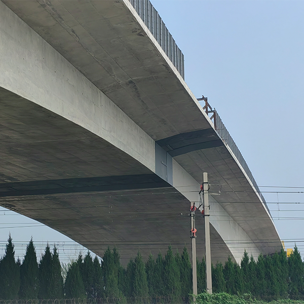 Внешняя стальная плита транспортного моста