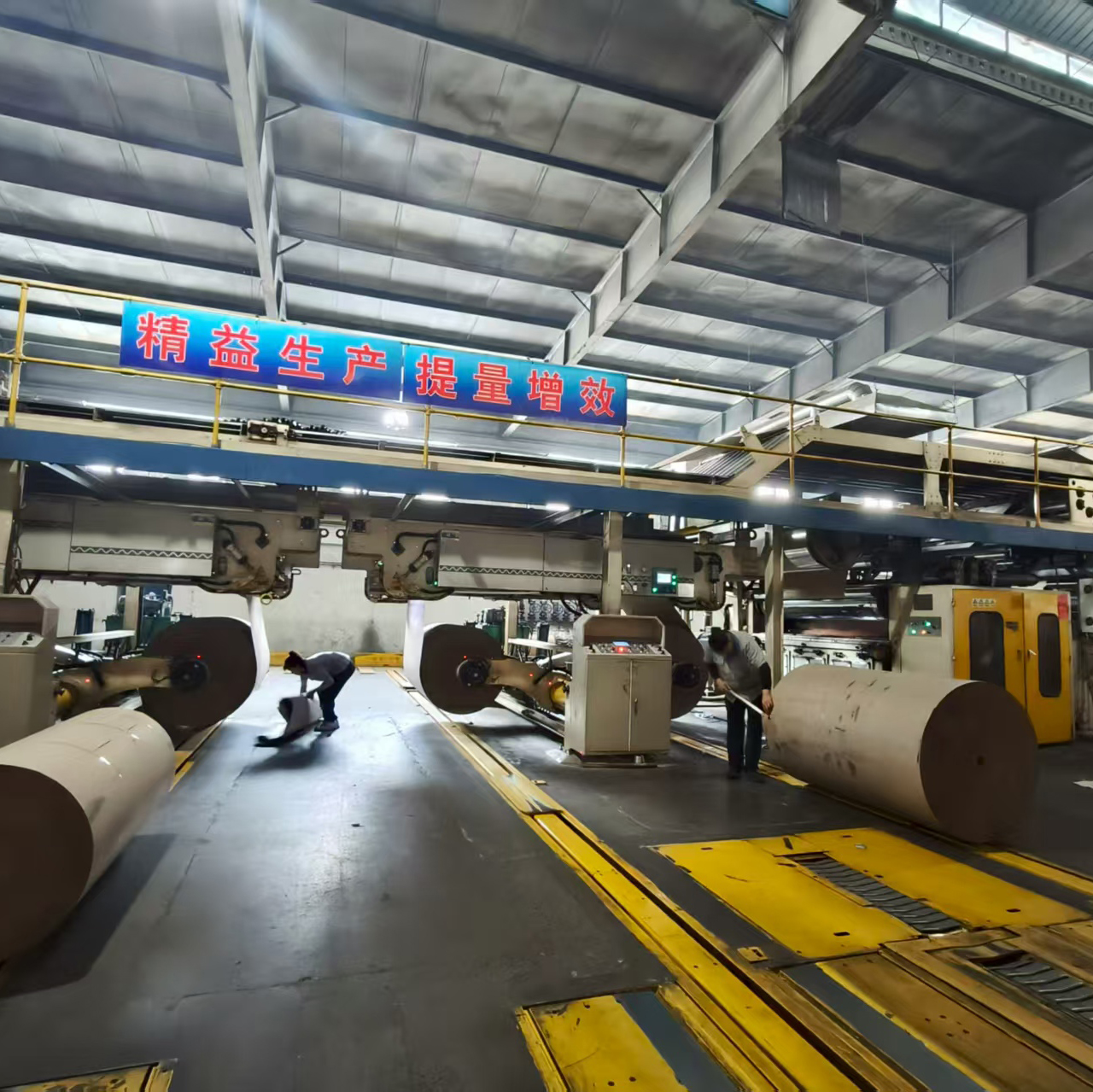 Зеленый переход ускоряется! Отечественные производители картонной тары являются пионерами в области новых подходов к производству упаковки без использования пластика, что позволяет сократить выбросы углерода более чем на 10 тысяч тонн в год.