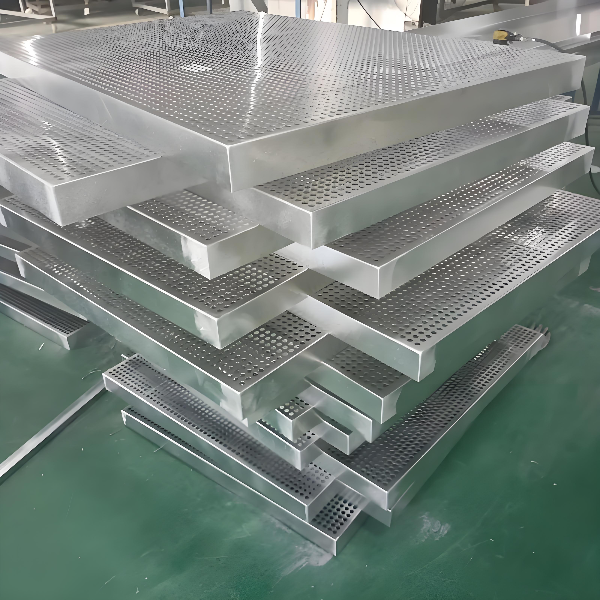 Двойное обновление фестиваля для более светлого будущего! Серия алюминиевых панелей  Сычуань Синьфэн Юанда Технология Металла способствует развитию архитектурной эстетики