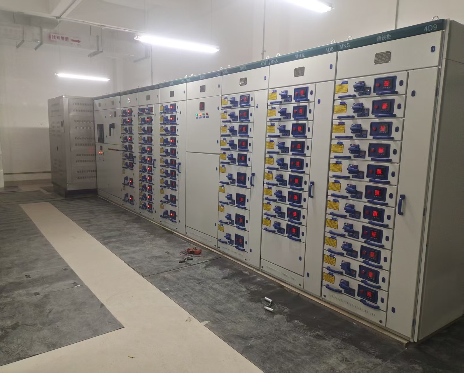 Наша компания успешно завершила наладку и пуск в эксплуатацию нового распределительного пункта, а его стабильная работа укрепляет энергетическое обеспечение.