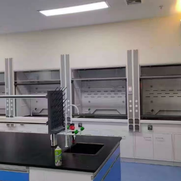 Оборудование для лабораторий компании «Хонда Химик» изготовлено полностью из пластика, а технология антикоррозионной обработки PP/PVC обеспечивает надежную защиту безопасности научных исследований