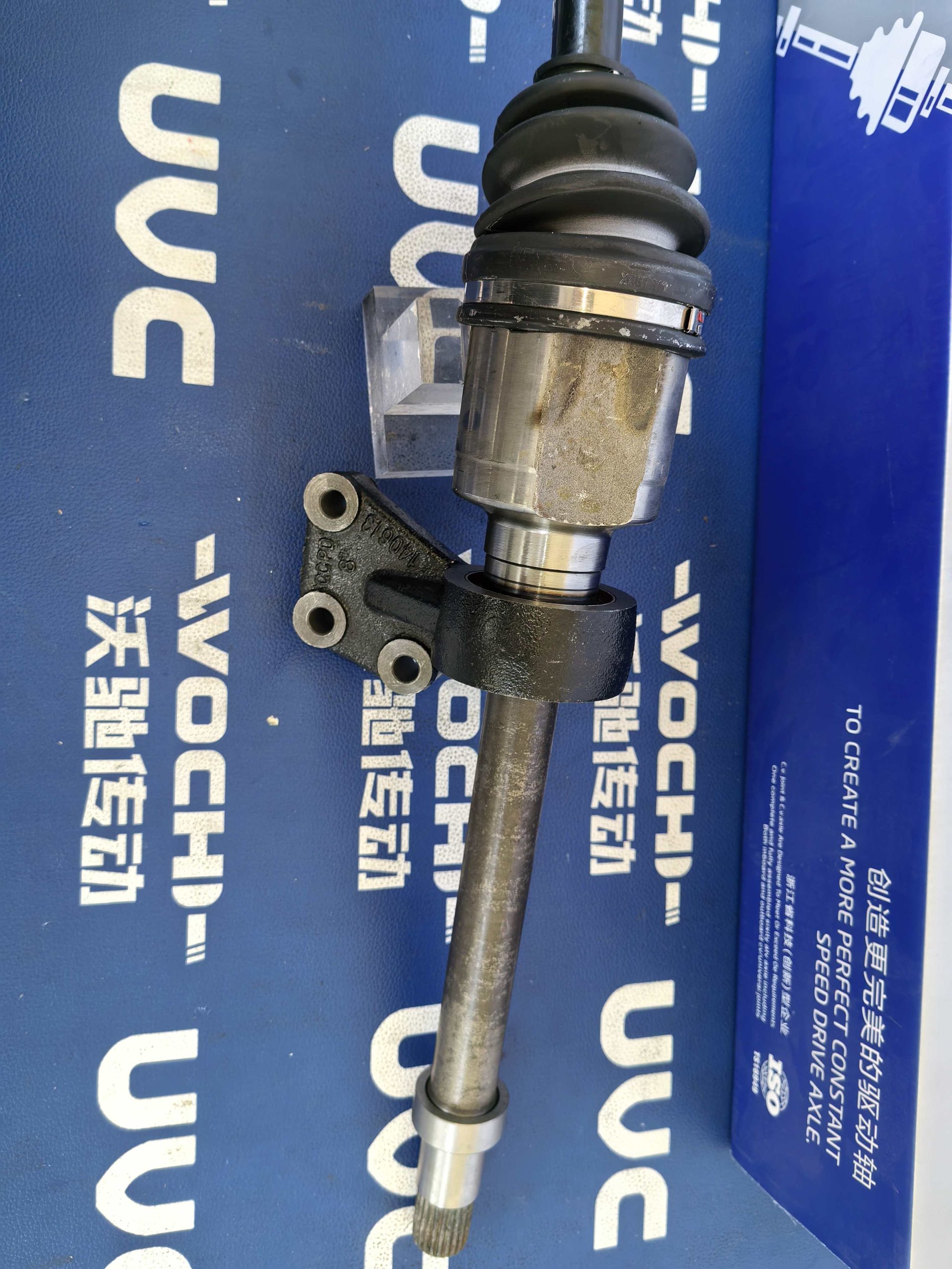 Правая полуось механической коробки передач модели Чанган Yuexiang V7, ОЕ: 2203200-AK01