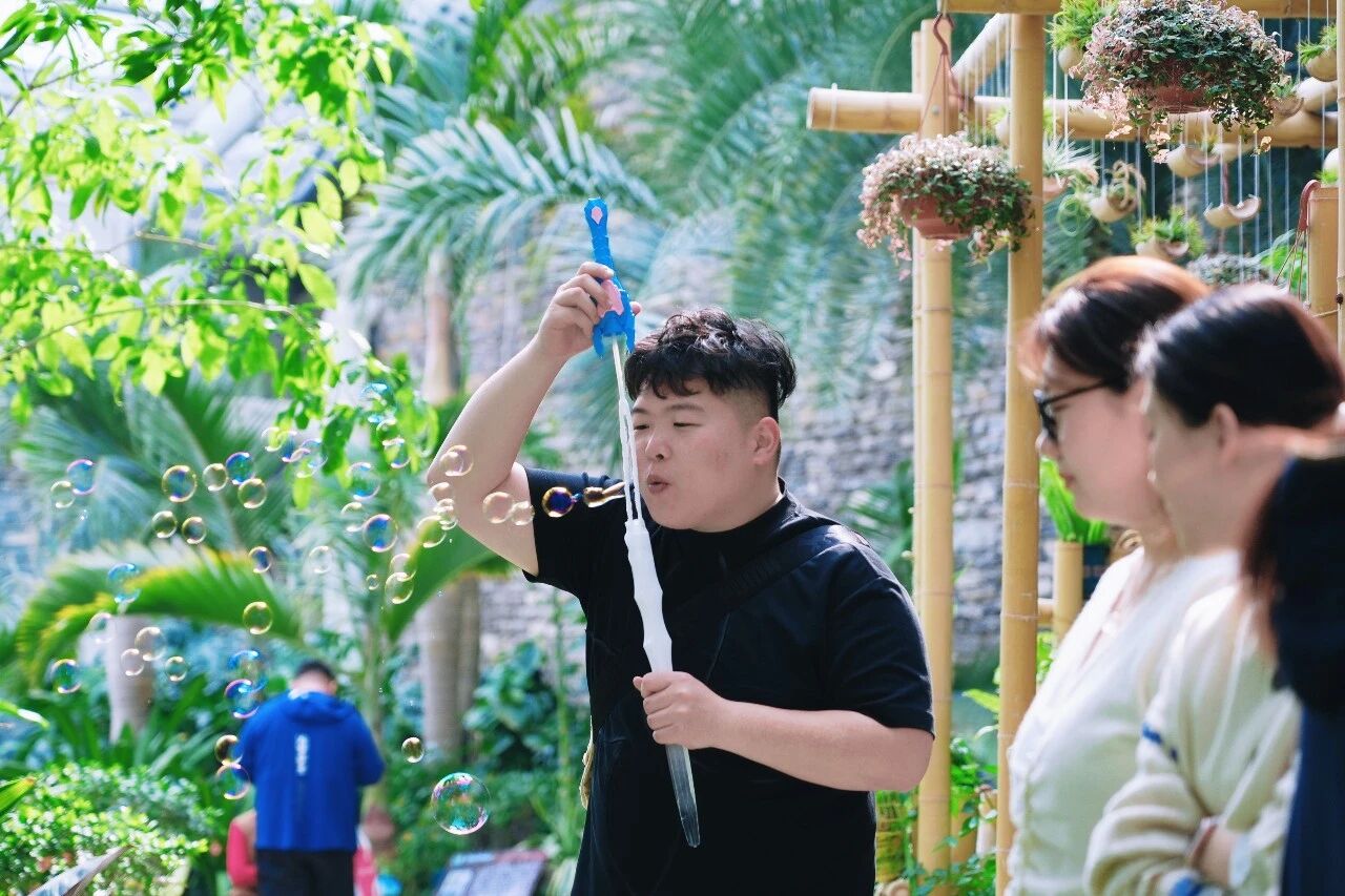 Весенняя прогулка трёх отделов внешней торговли компании «Шаньдун Кайтай»