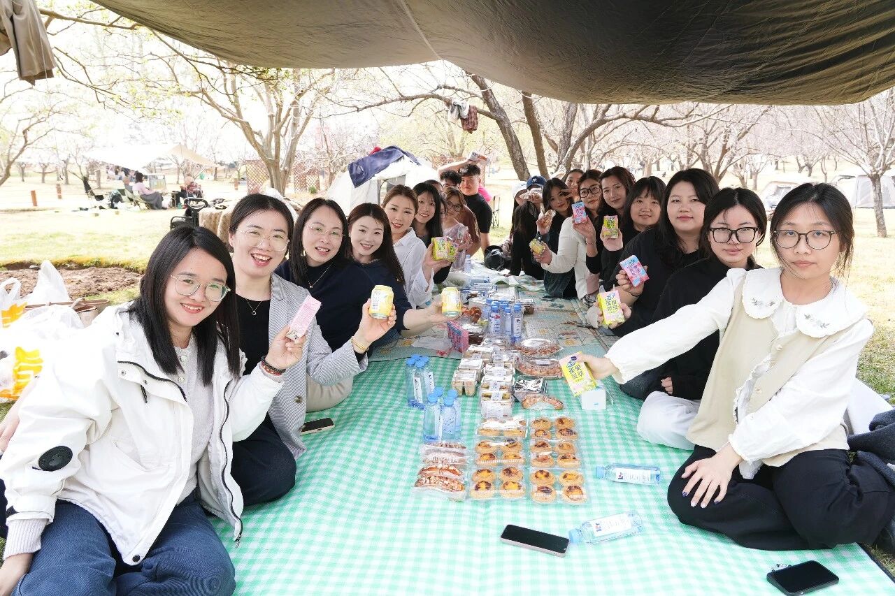 Весенняя прогулка трёх отделов внешней торговли компании «Шаньдун Кайтай»