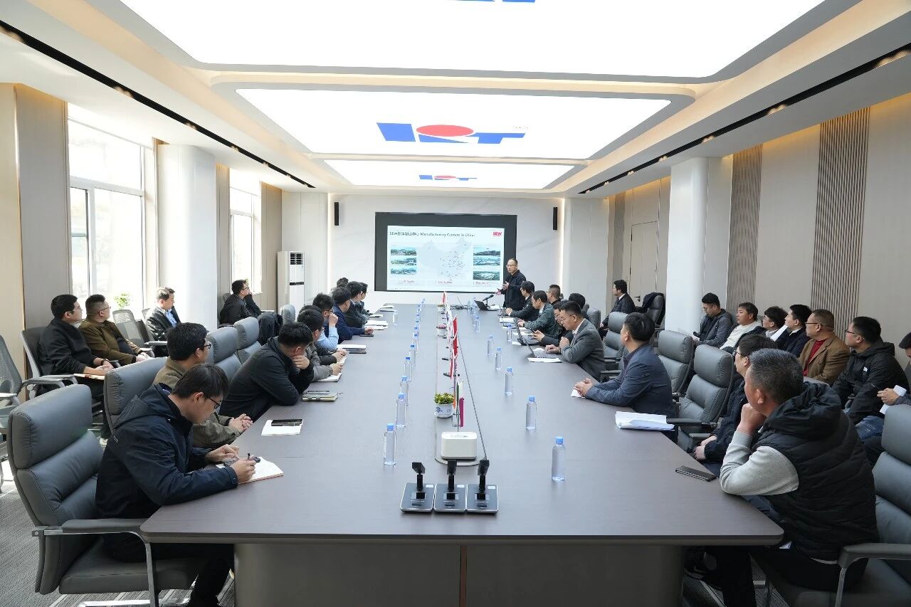 Обмен мнениями и обсуждения на месте