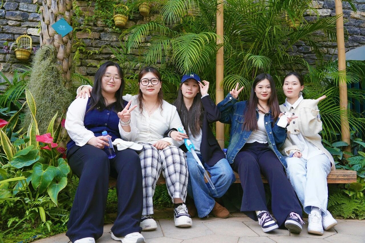 Весенняя прогулка трёх отделов внешней торговли компании «Шаньдун Кайтай»