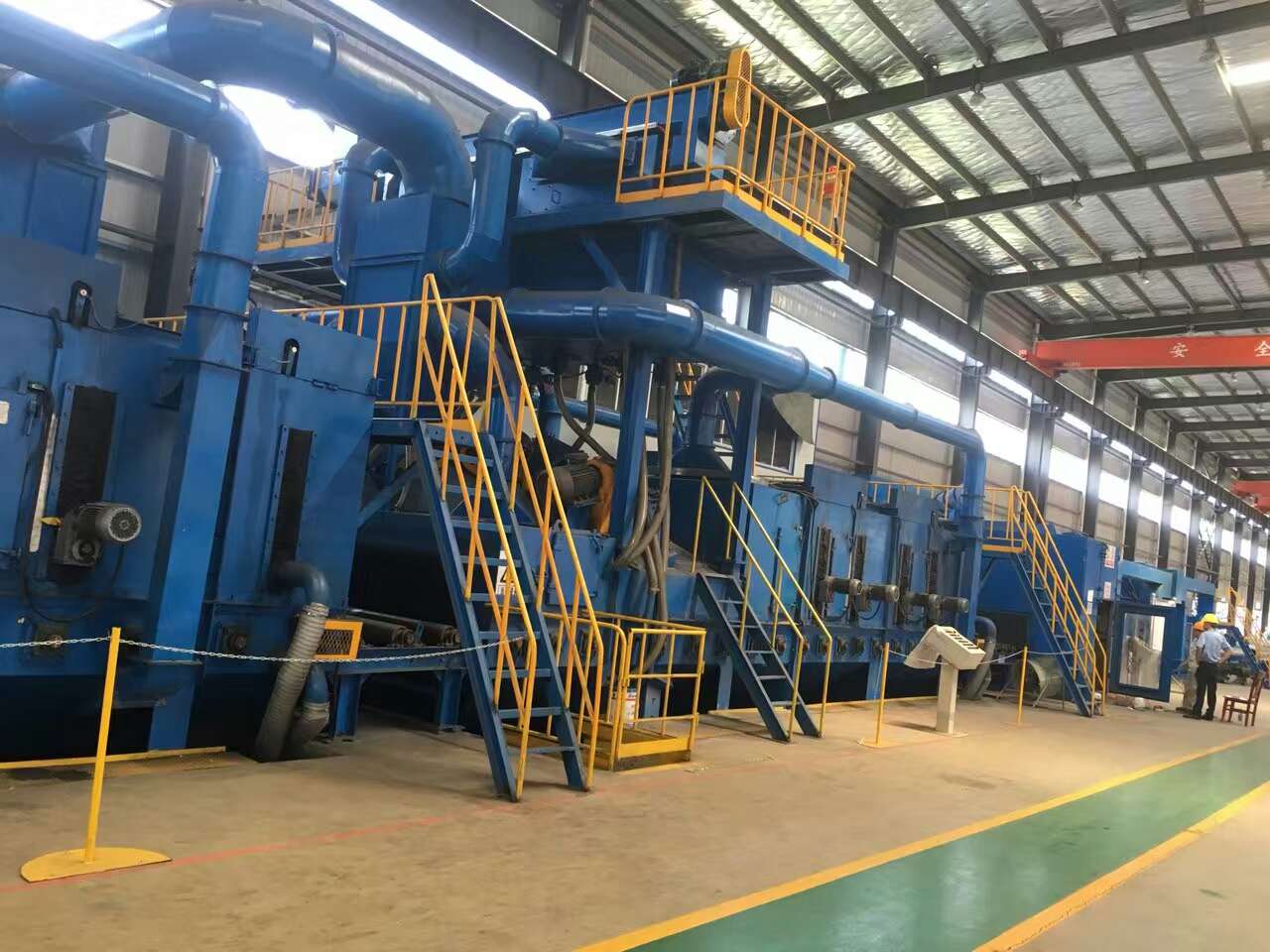 Q69 серия дробеструйный очиститель для стальных плит и профилей