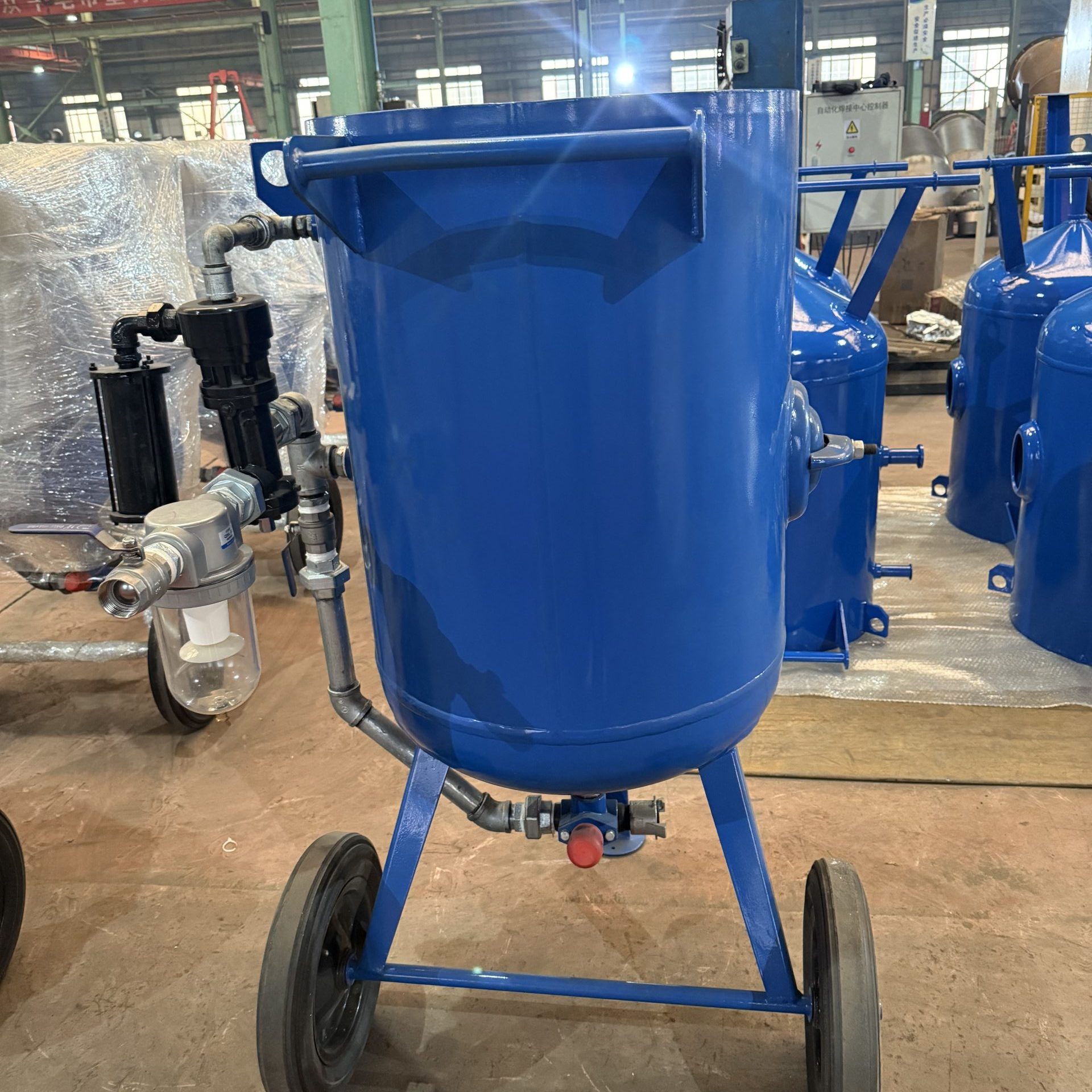 Группа Шаньдун Кайтай отгружает высококлассные пескоструйные аппараты в Россию, демонстрируя доверие к китайскому интеллектуальному производству