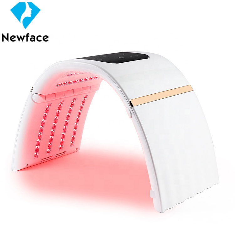 Новейшая цветная фотонная омолаживающая маска PDT используется в оборудовании для фототерапии