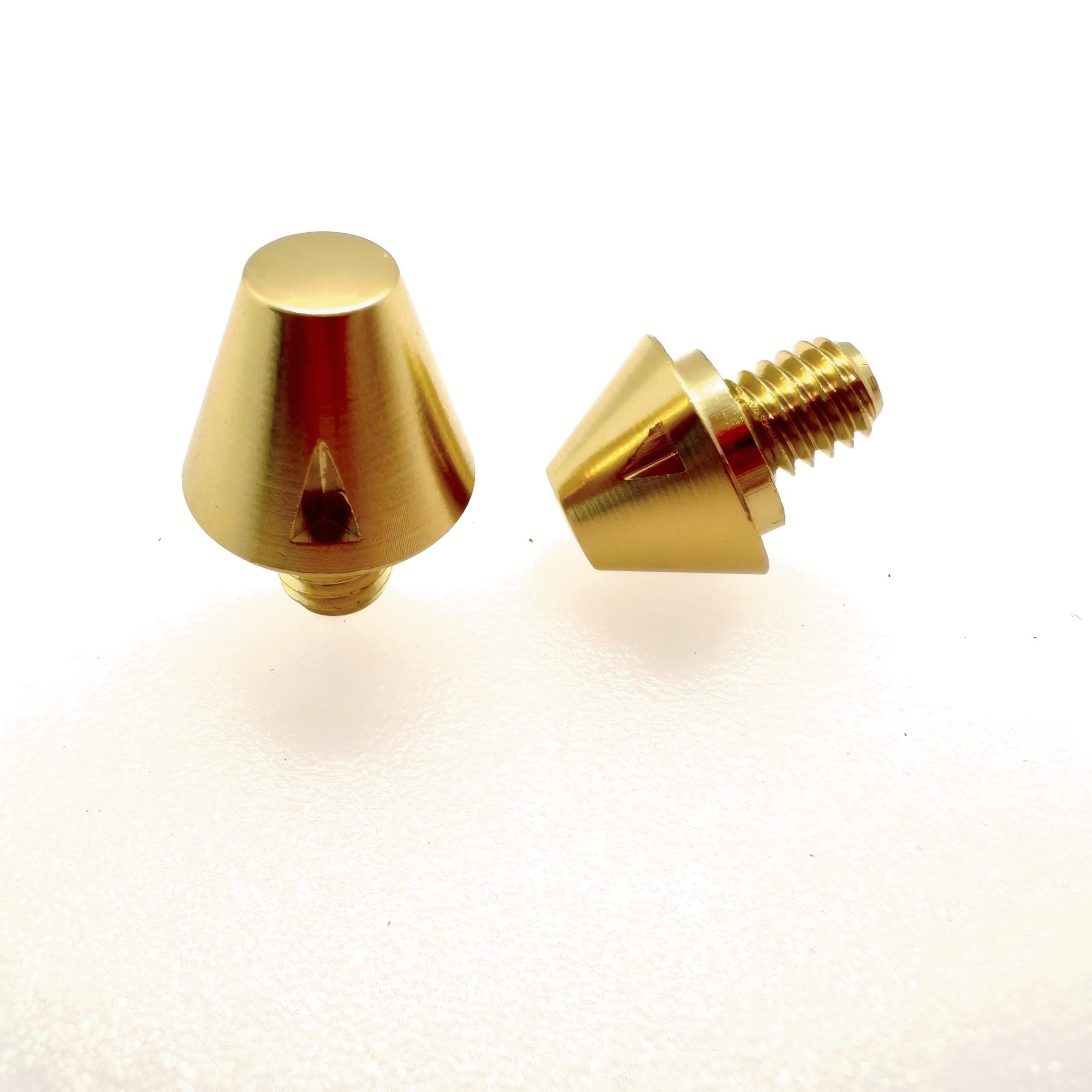 Ввинчиваемые штыри FG/AG/SG (модели M5X0.8) для универсальной футбольной обуви