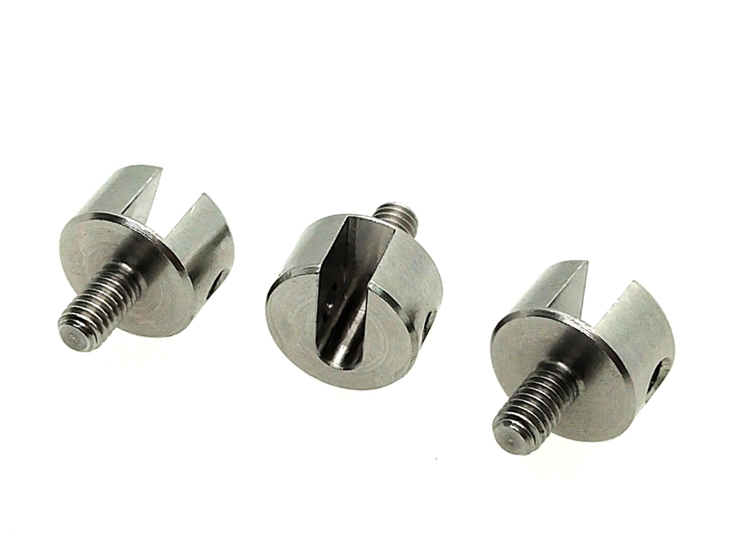 Тщательно закрепляющие винты