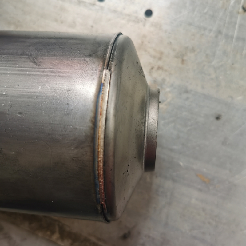 Компания по производству автомобильных глушителей Qijiang внедрила технологию лазерной сварки, чтобы решить проблему разбрызгивания и полировки