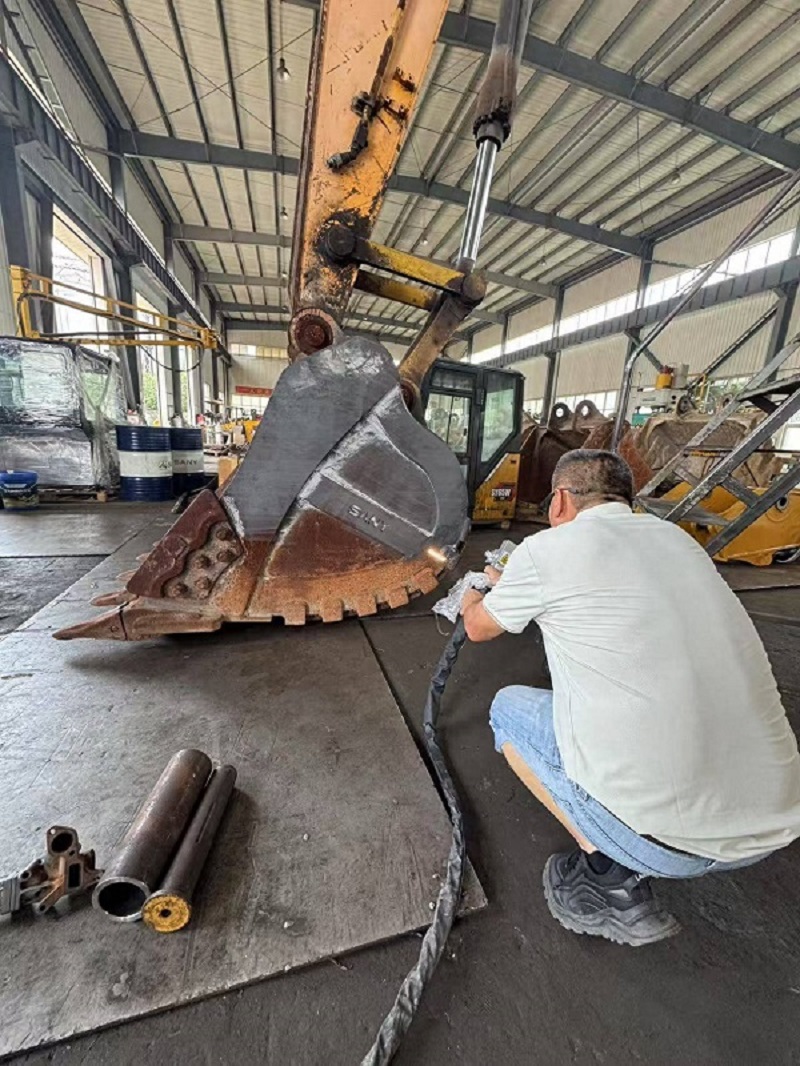 Клиенты Sany excavator лично протестировали первую интеллектуальную лазерную очистительную машину, которая получила высокую оценку за свою высокую эффективность и защиту окружающей среды!