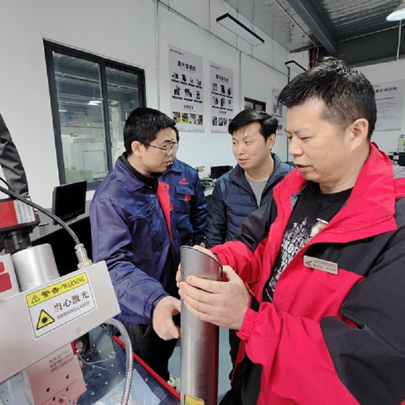 Полностью автоматическое решение для лазерной сварки глушителей для мотоциклов – чтобы помочь клиентам повысить качество и эффективность