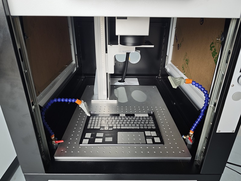 Chongqing Chuke Intelligent Machinery & Equipment Co., Ltd. Поставляет специализированную систему удаления лазерного анодирования для цепочки поставок компонентов для ноутбуков