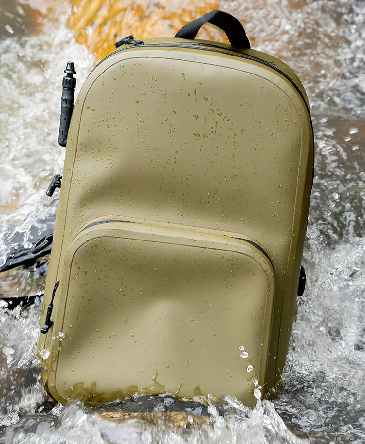 Что такое сварка высокочастотным током при производстве водонепроницаемых сумок