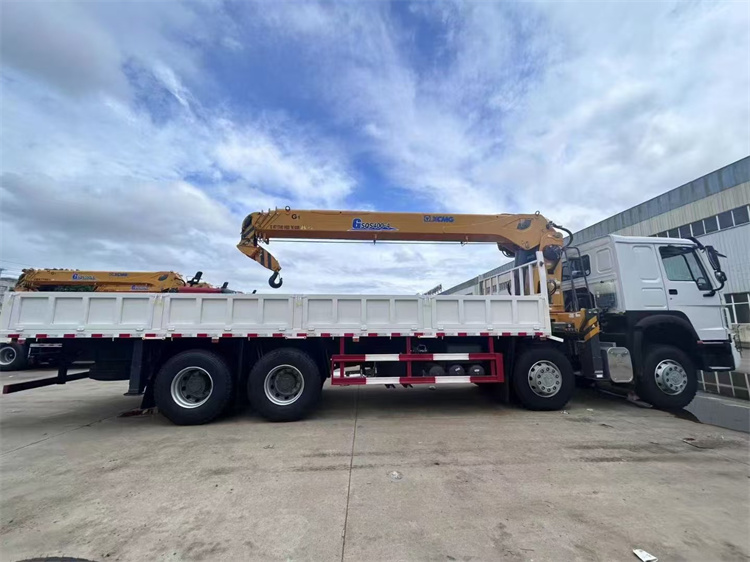 Как выбрать кран манипулятор недорого для бизнеса?