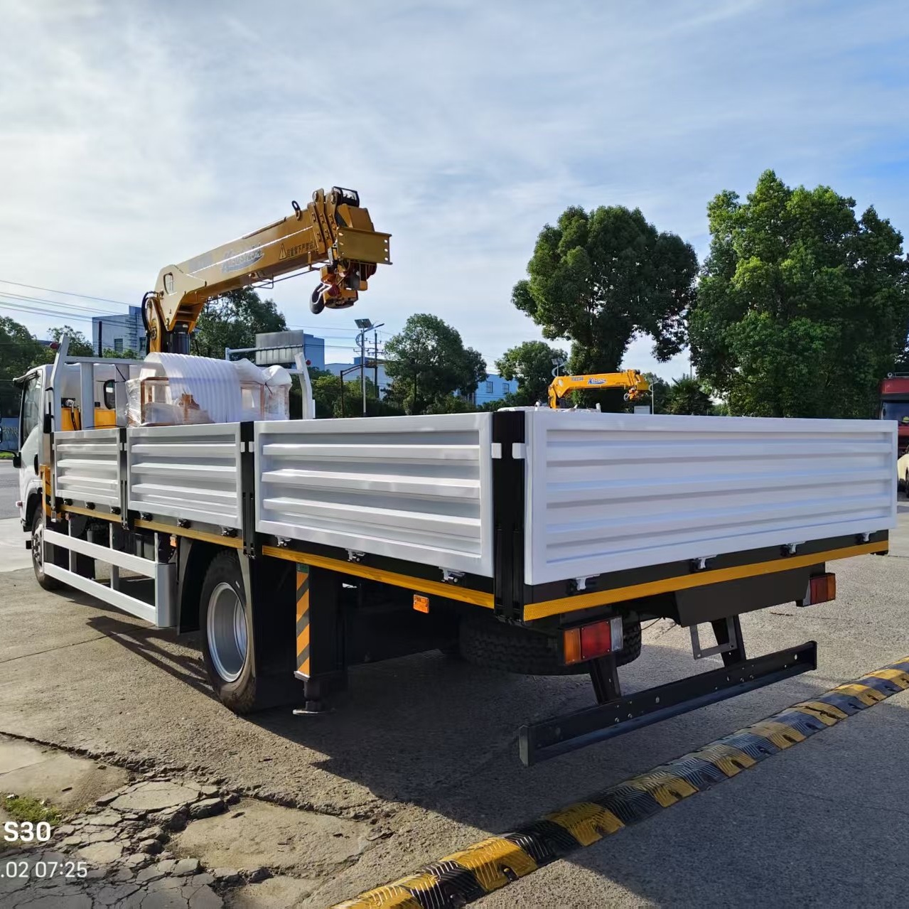 Как кран манипулятор 7т влияет на устойчивое развитие?