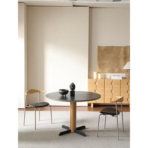 Роскошь в простоте: возвращение к подлинности | Обеденный стул VV-FURNITURE из массива дерева и металла