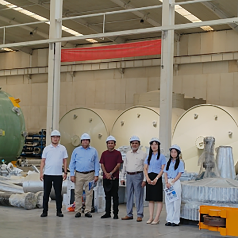 Пакистанские клиенты посетили завод Shandong Dahua New Material Group в Вэйфане, чтобы продвинуть новый путь сотрудничества