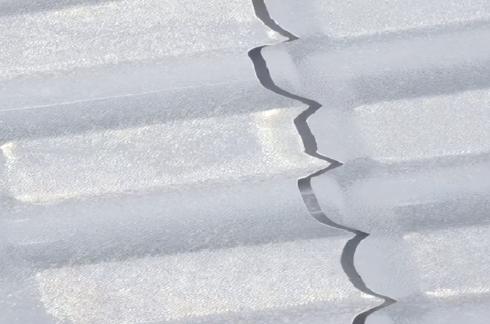 Рисунок 3: Поверхность крыши после замерзания зимой