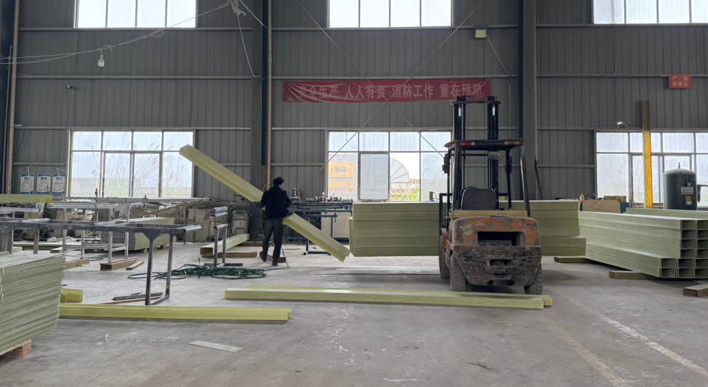 теклопластиковый кабельный лоток 8