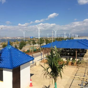 «Смоляная черепица или цветной металлопрофиль — что лучше?»