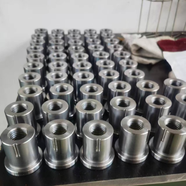 ООО Баоцзи Хэжуньтай Оборудование Мэньюфэкчуринг: прорыв в производстве трубопроводов и трубных пучков для титановых испарителей, способствующий развитию высокотехнологичного химического оборудования