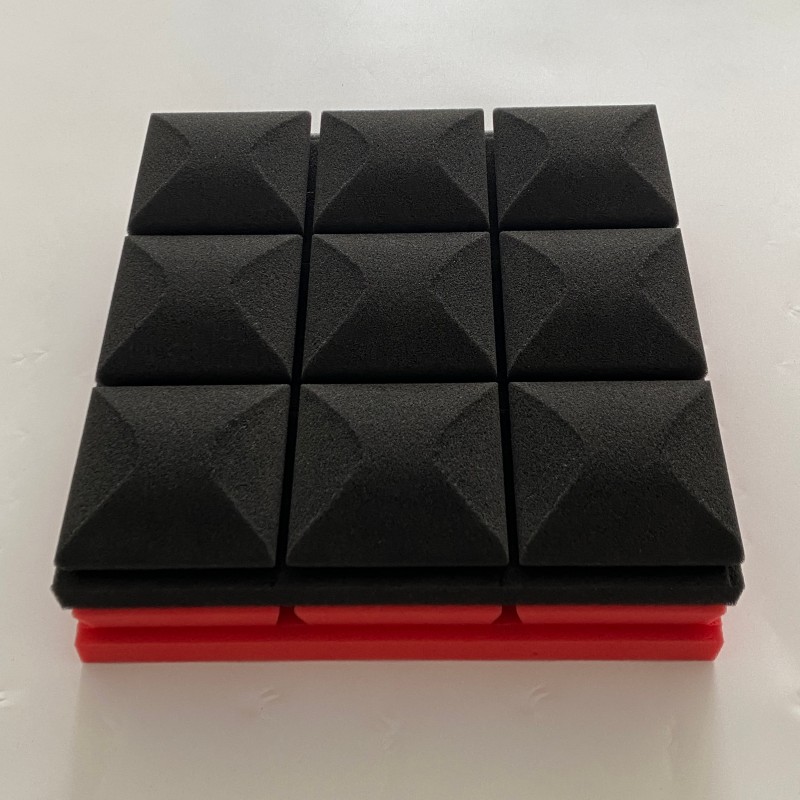 Акустические панели с ромбовидным дизайном для студии