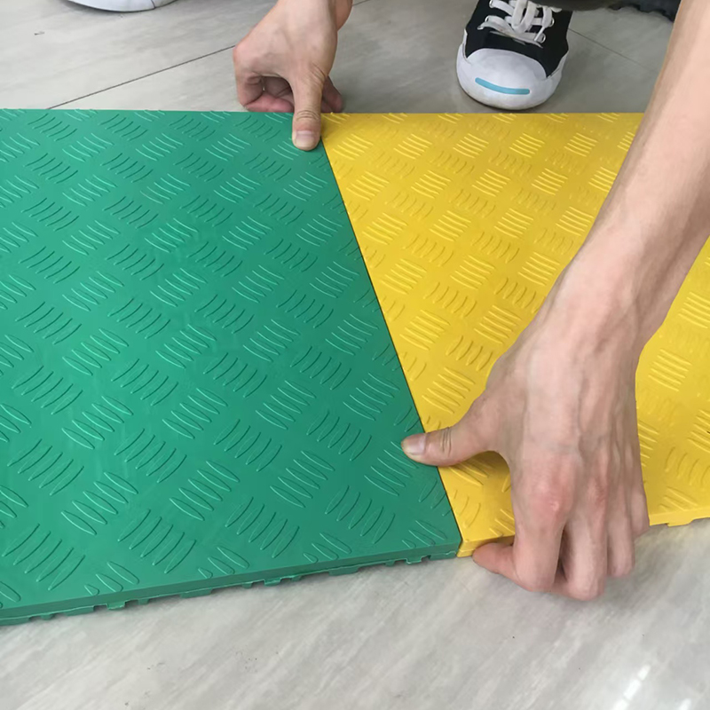 Напольное покрытие для гаража