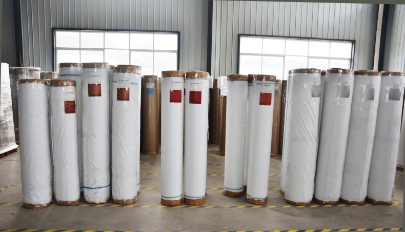 Рулон перламутровых обоев размером 1,22 х 50 м 4172 (10)