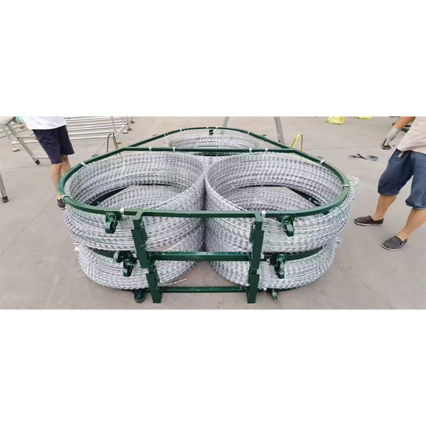 Компания Anping County Anben Wire Mesh Products Co., Ltd. отгрузила на Ближний Восток колючую проволоку, укрепляя пограничную защиту.