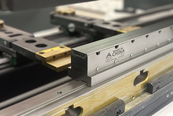 Rolla-V выпускает новый высокопроизводительный гибочный штамп для повышения точности и долговечности