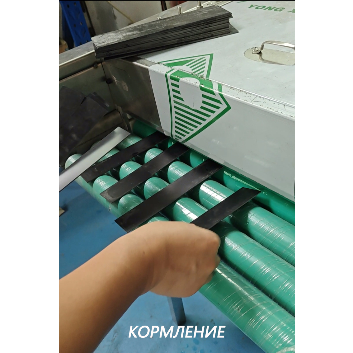 [Прямые поставки с завода] Полностью автоматическая конвейерная линия для очистки листового металла с щеточным губчатым конвейером, оборудование для очистки и сушки листового металла.