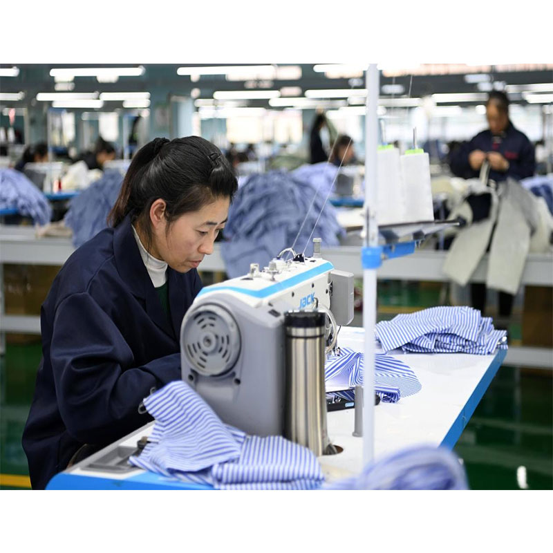 Огромный объем заказов и тщательный подход! Компания Hongchang Uniforms развивает свой бизнес, используя двухсторонний подход.