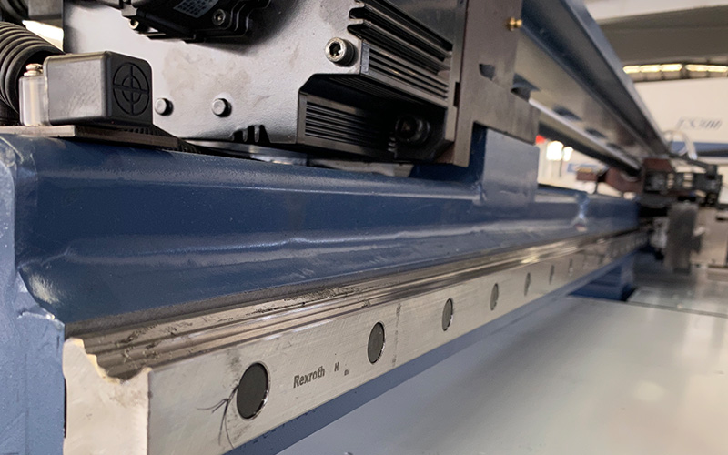 Немецкий направляющий винт Lux.