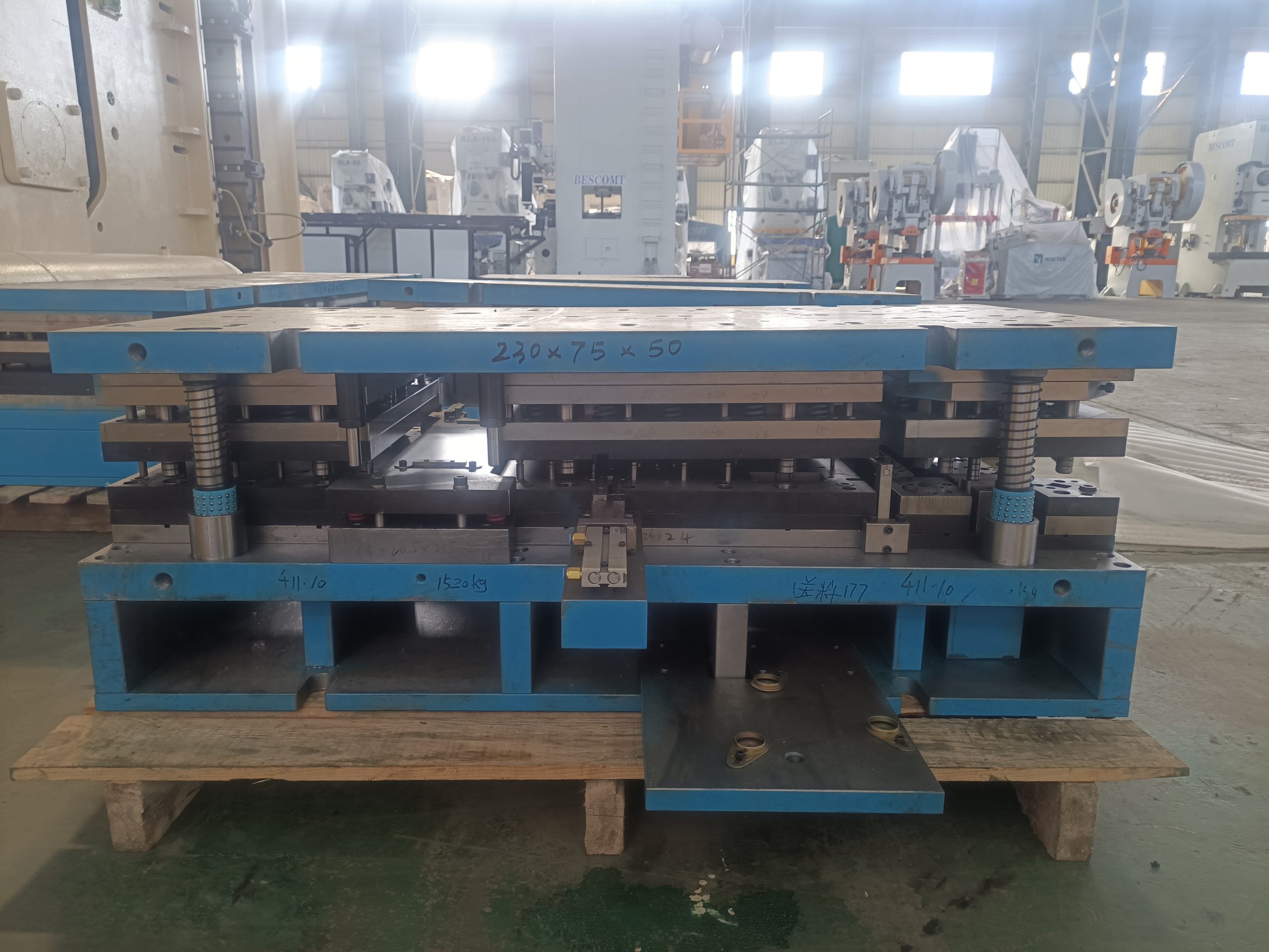 junction box stamping die (6)