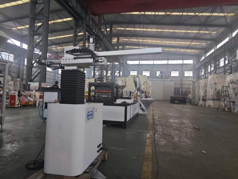 Робот для горячей штамповки - Besco Machine Tool Equipment