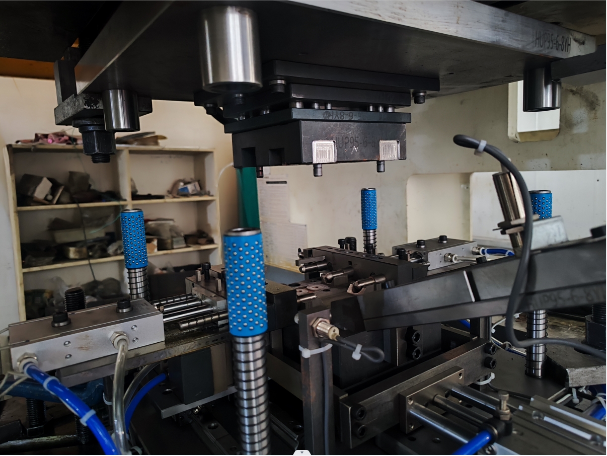 Машина-для-изготовления-клемм (6)