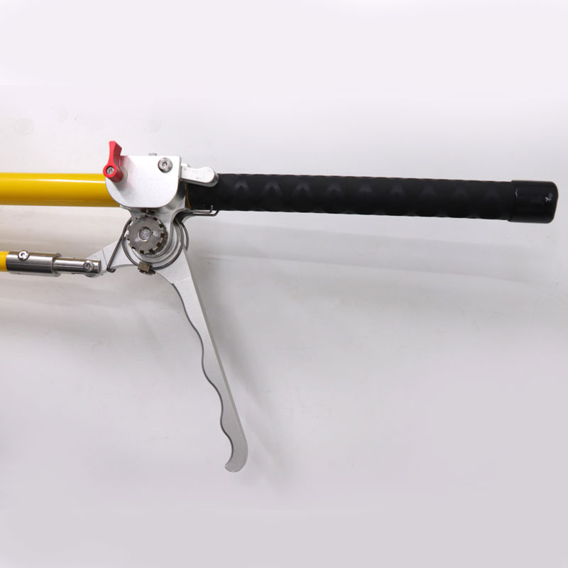 Изолированный зажимной полюс11