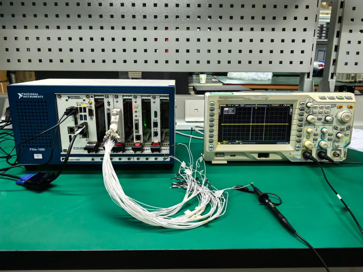 Ваш PXI-систем сталкивается с проблемами совместимости? Идеальное решение — платы и шасси MXTD, полностью совместимые с оборудованием NI