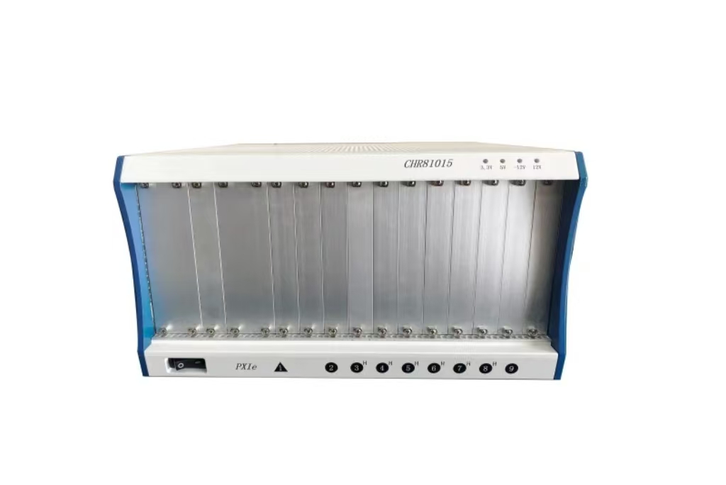 9-слотовый PXle шасси гибридного типа