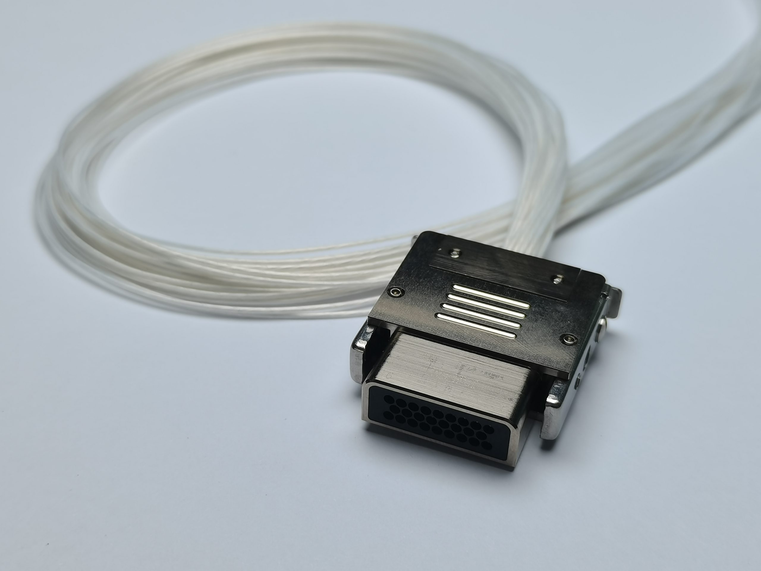 Миниатюрный прямоугольный электрический разъем серии J24H