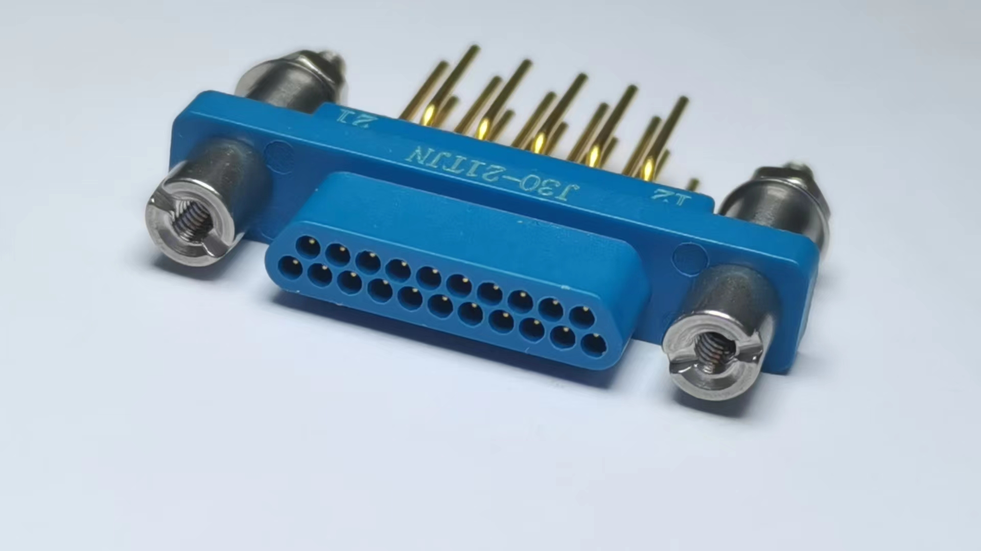 Миниатюрный прямоугольный электрический разъем серии J30(Разъем и розетка для печатной платы серии J30 с изогнутой формой (W/W-J-тип)/Рекомендуемые размеры отверстий для печатных плат)