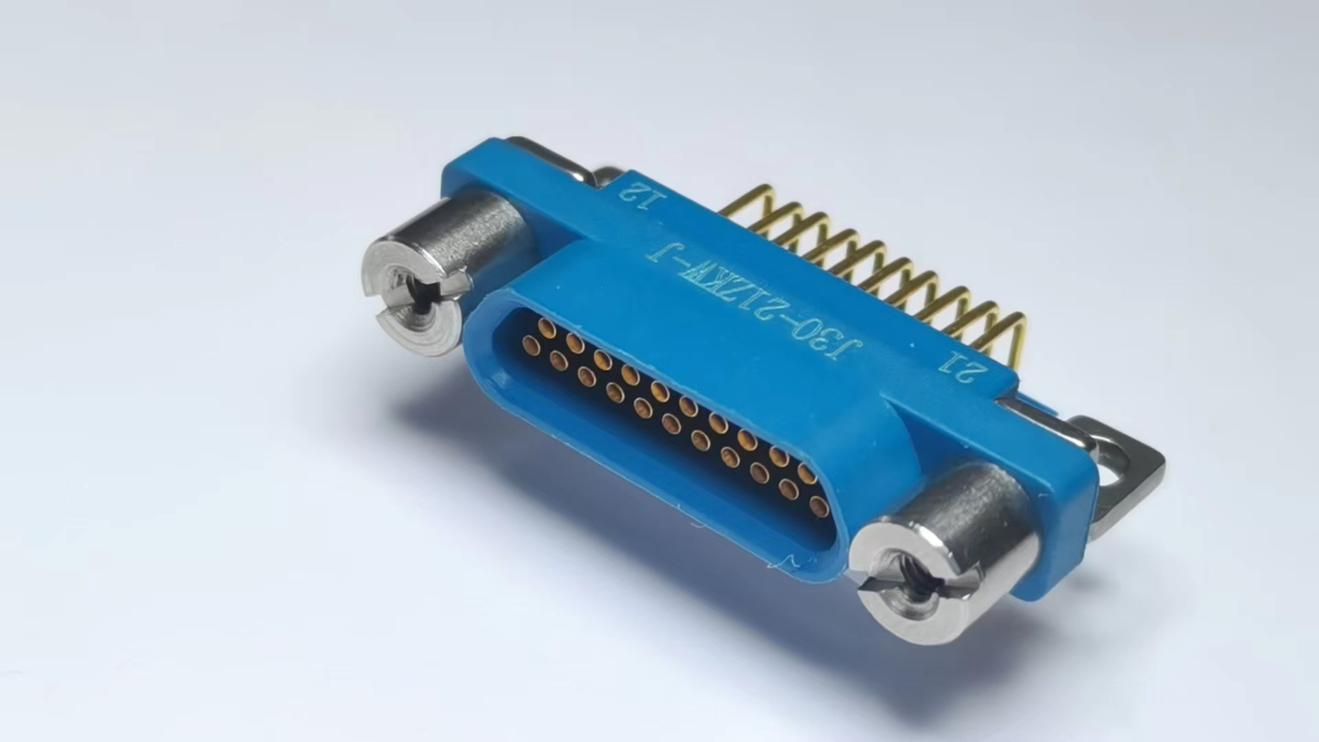 Миниатюрный прямоугольный электрический разъем серии J30(Разъем и розетка для печатной платы серии J30 с изогнутой формой (W/W-J-тип)/Рекомендуемые размеры отверстий для печатных плат)