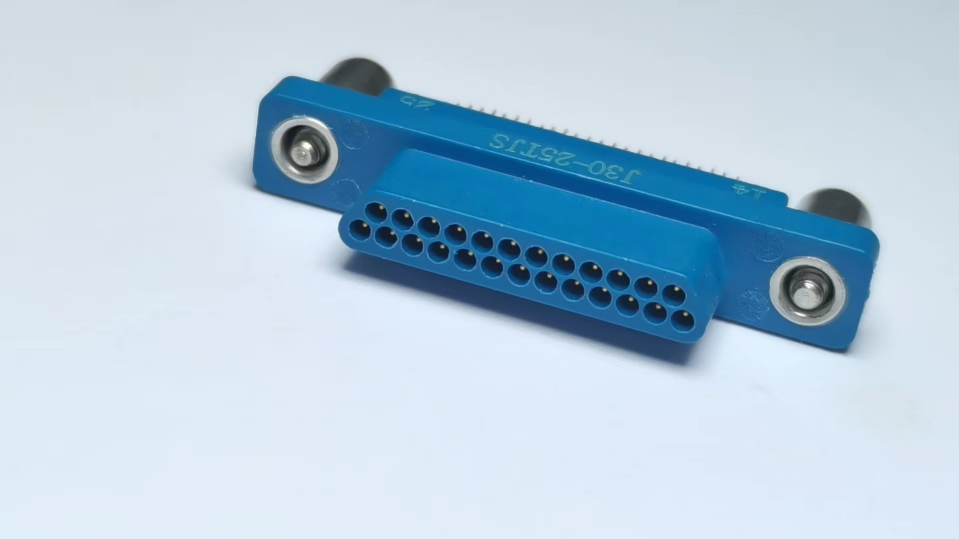 Миниатюрный прямоугольный электрический разъем серии J30(Разъем и розетка для печатной платы серии J30 с изогнутой формой (W/W-J-тип)/Рекомендуемые размеры отверстий для печатных плат)