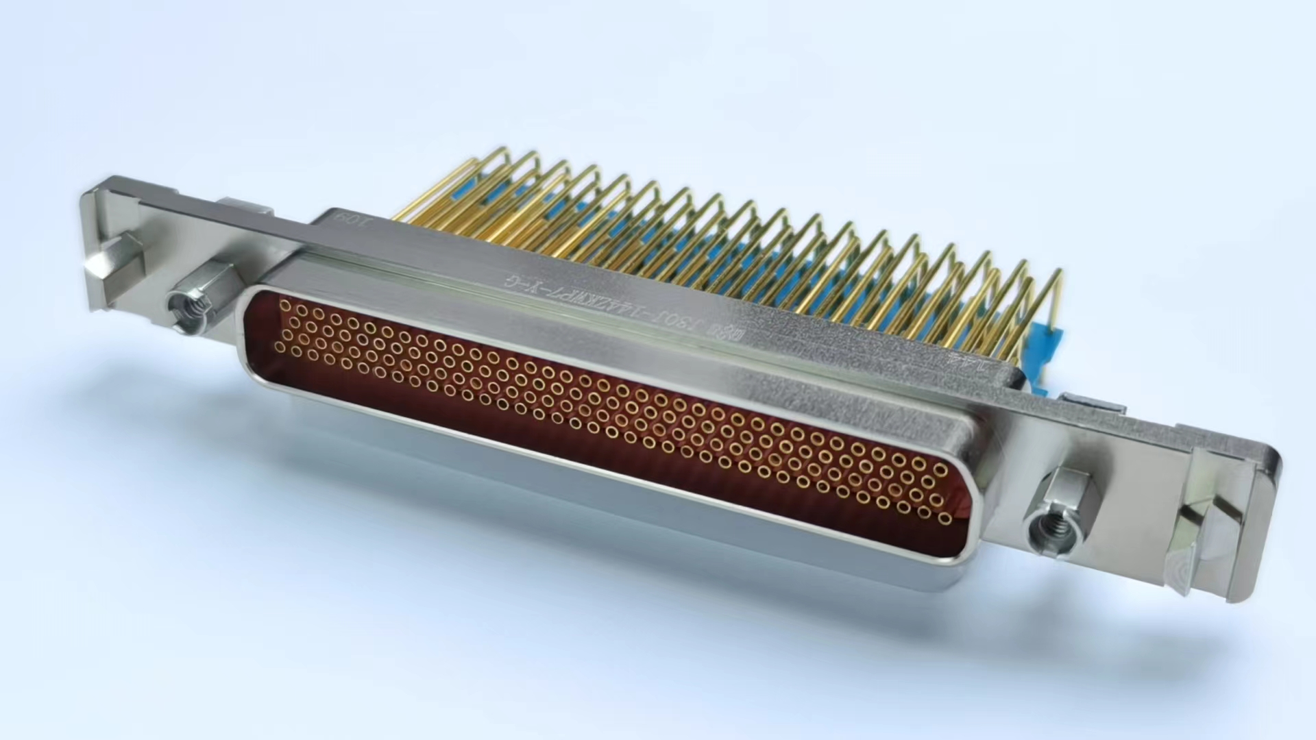 Электроконнекторы серии J30J с комбинированным подключением малого и большого тока（Изогнутая печатная плата/J30J-A3 Зажим для кабеля）