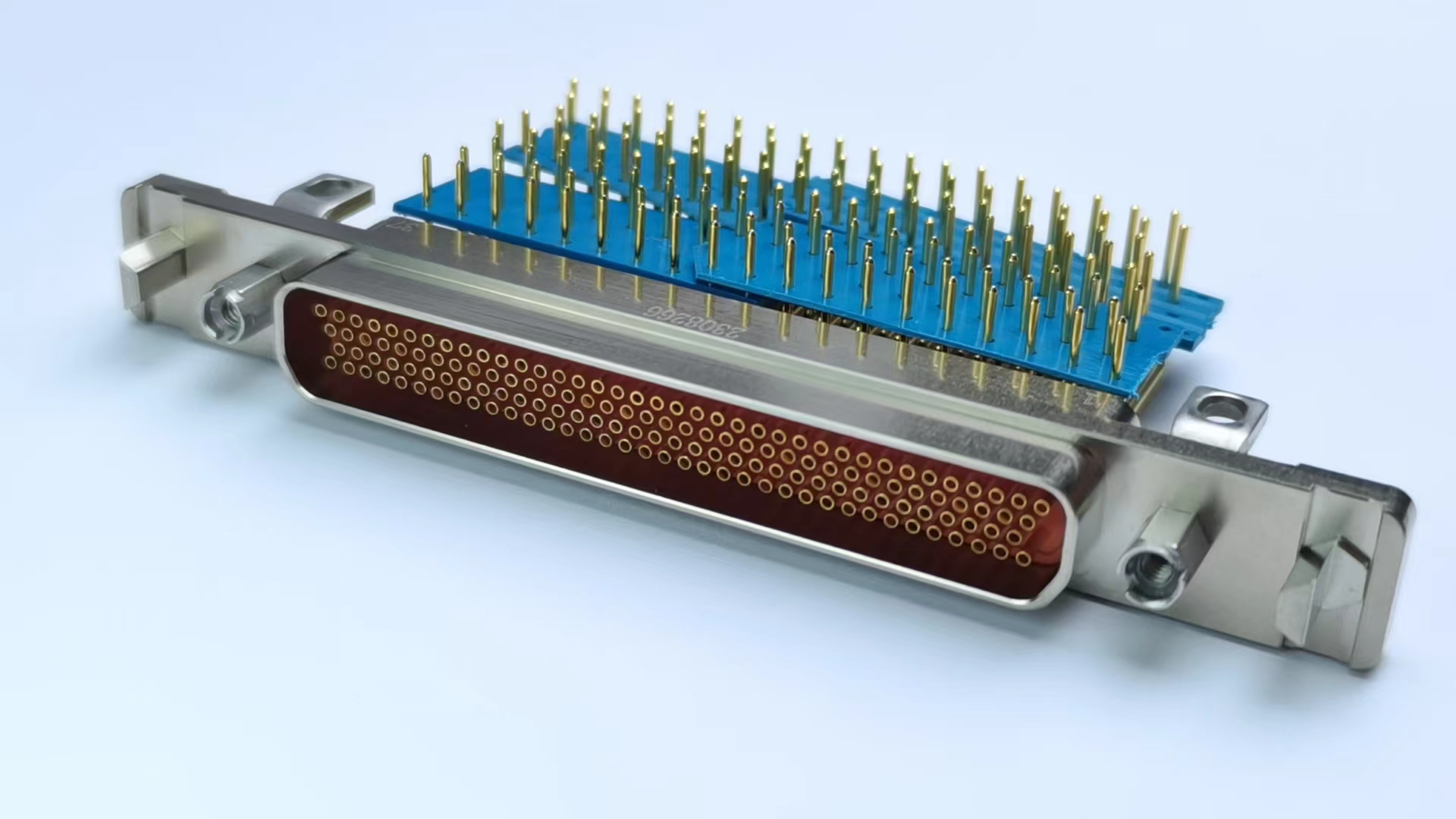 Электроконнекторы серии J30J с комбинированным подключением малого и большого тока（Изогнутая печатная плата/J30J-A3 Зажим для кабеля）