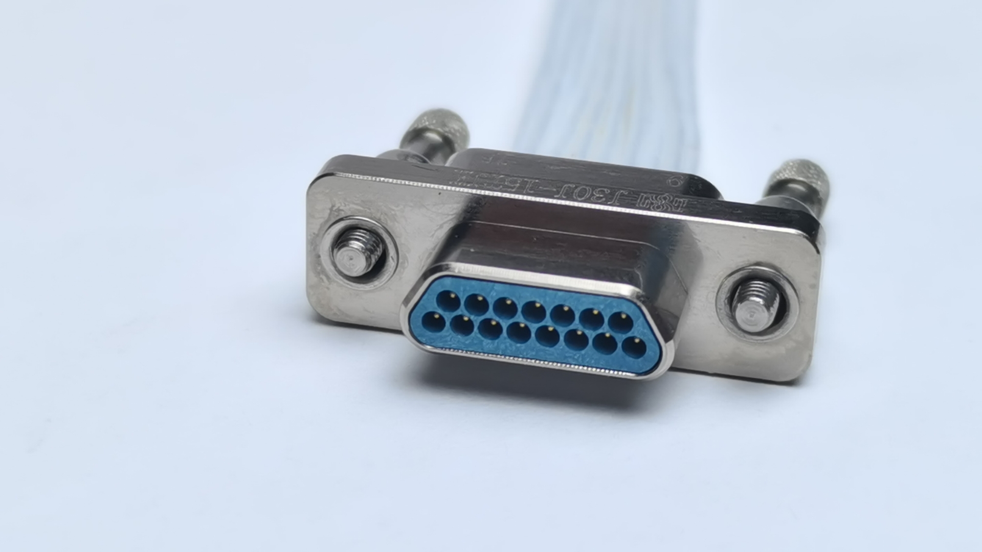 Серия J30J микроматричных электрических соединителей со стержнями из сплетенной проволоки（Модифицированный продукт серии с быстрым замком/Продукт с инверсией штырей и гнезд/Продукт с клеевым герметичным уплотнением）