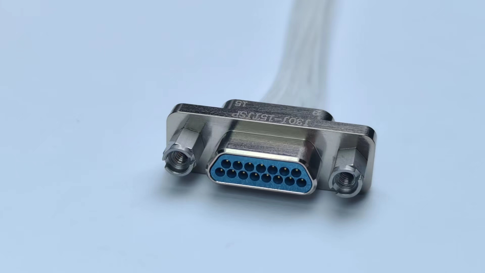 Серия J30J микроматричных электрических соединителей со стержнями из сплетенной проволоки（Модифицированный продукт серии с быстрым замком/Продукт с инверсией штырей и гнезд/Продукт с клеевым герметичным уплотнением）